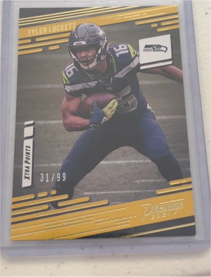 2021 Panini Prestige #196 Tyler Lockett Xtra Points Gold Parallel — front