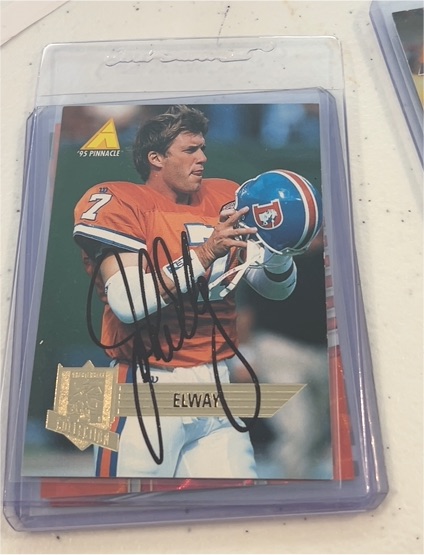 1995 Pinnacle Club Collection #65 John Elway — front