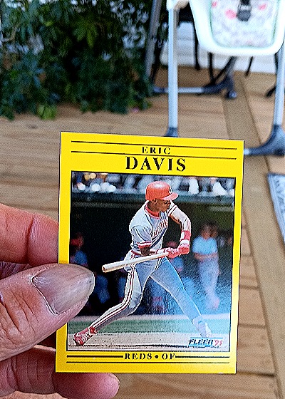 1991 Fleer #61 Eric Davis — front