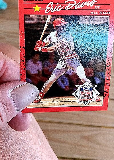 1990 Donruss #695 Eric Davis — front