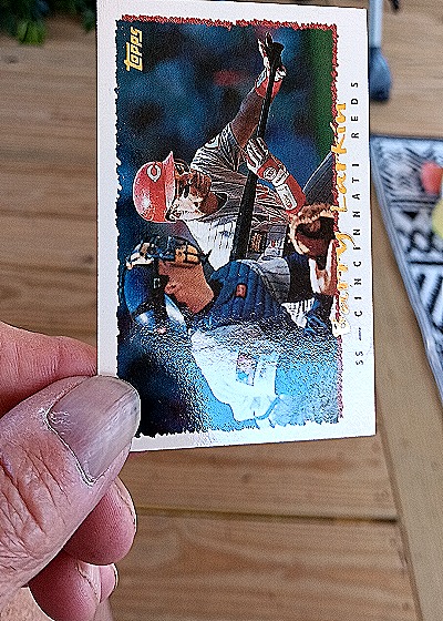 1995 Topps #5 Barry Larkin — front