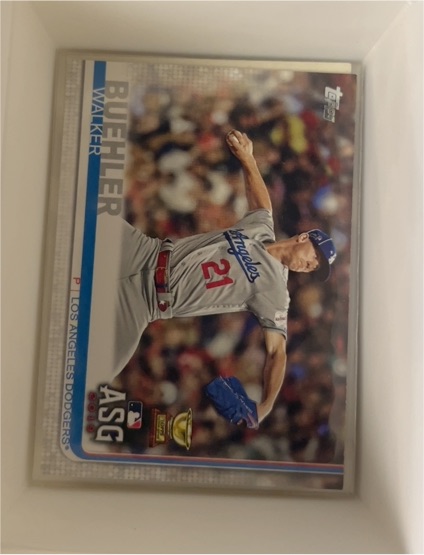 2019 Topps Update #US8 Walker Buehler — front
