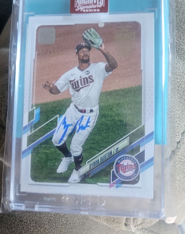 2023 Topps Archives Signature Series Byron Buxton — front