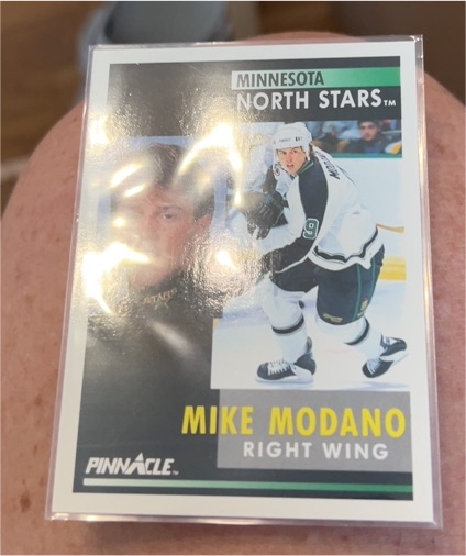 1991-92 Pinnacle # Mike Modano Minnesota North Stars — front