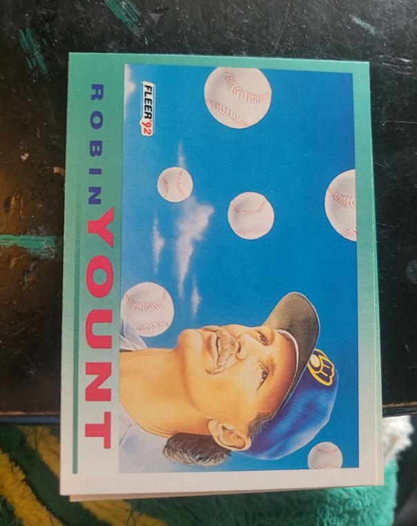 1992 Fleer #708 Robin Yount — front
