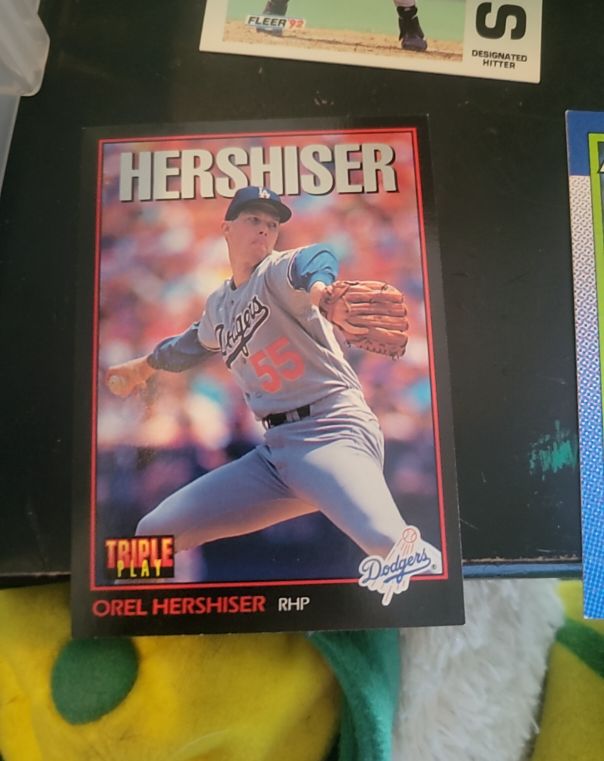 1993 Leaf Triple Play #121 Orel Hershiser — front