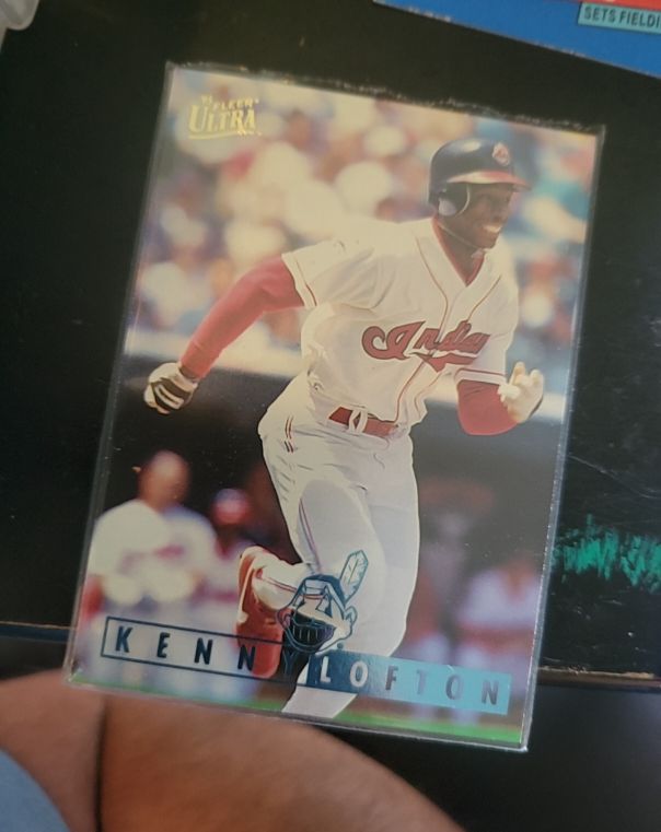 1995 Fleer Ultra #38 Kenny Lofton — front