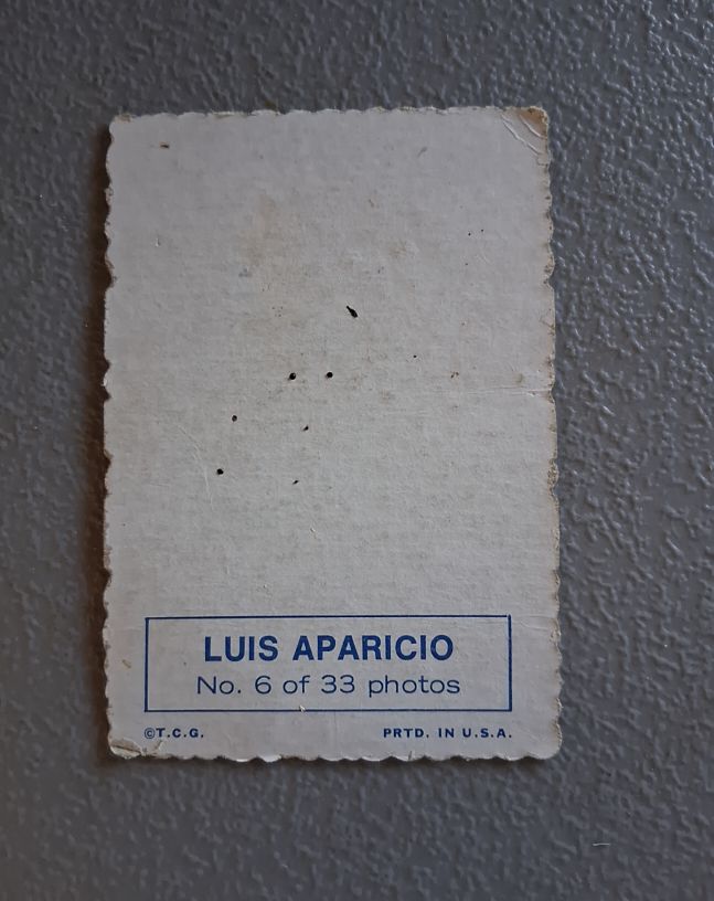 1969 Topps Deckle Edge #6 Luis Aparicio — front