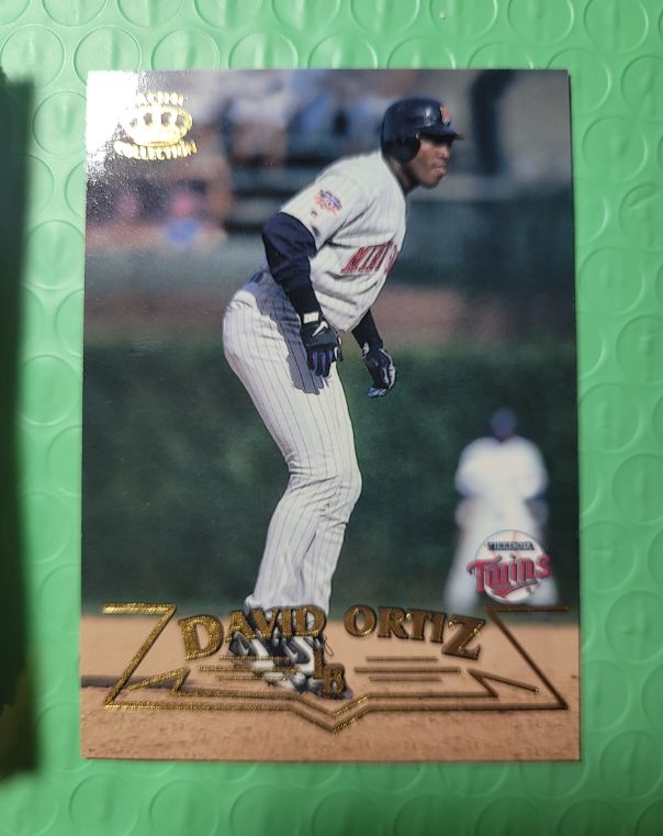 1998 Pacific Crown Collection #139 David Ortiz — front