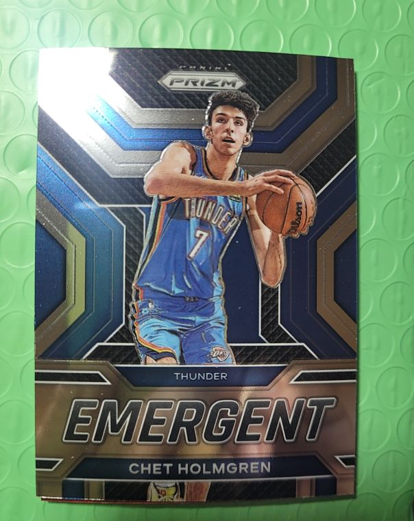 2022-23 Panini Prizm #16 Chet Holmgren Emergent — front