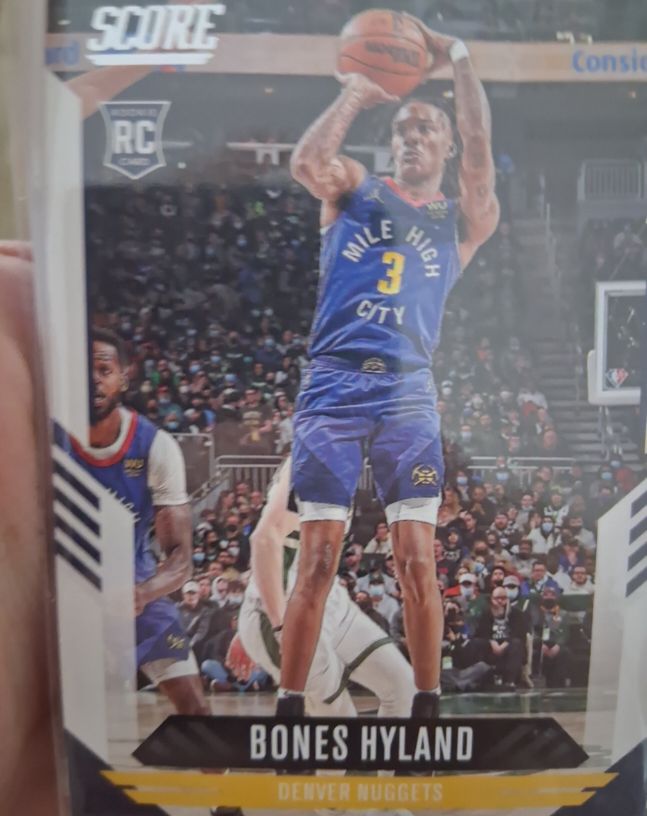 2021-22 Panini Chronicles Score #131 Bones Hyland — front