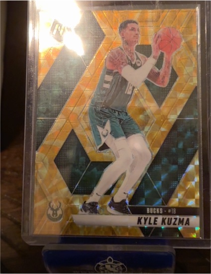 2024-25 Panini Mosaic #18 Kyle Kuzma — front