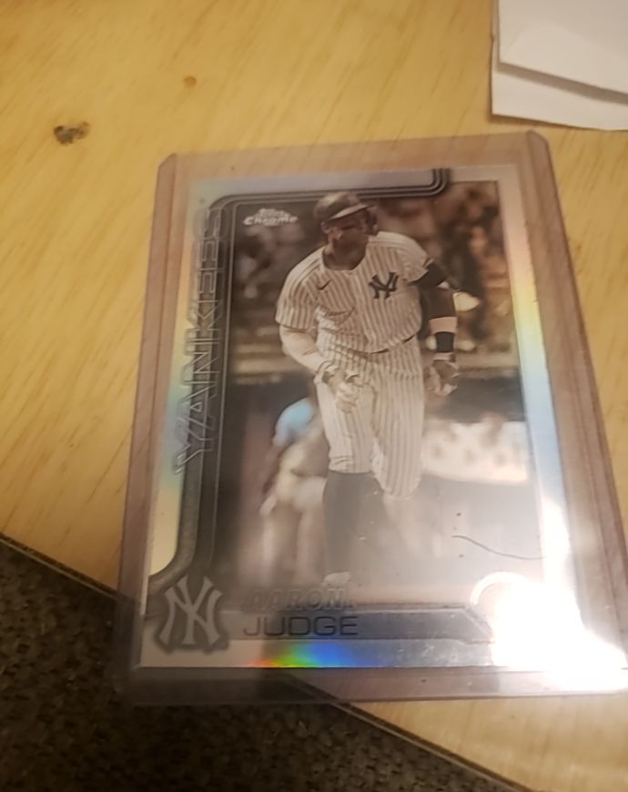 2025 Topps Chrome #300 Aaron Judge — front