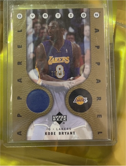 2006-07 Upper Deck Ovation Apparel #OA-KB Kobe Bryant — front