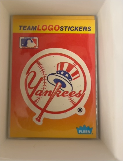 1991 Fleer #NNO New York Yankees Team Logo Sticker — front