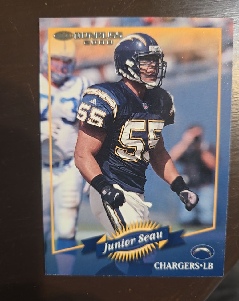 2000 Donruss #113 Junior Seau — front