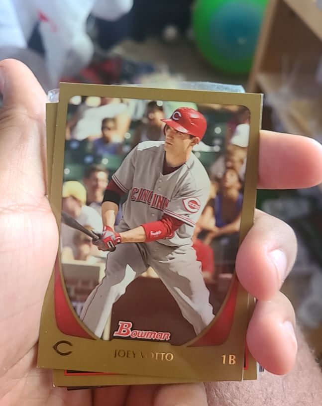 2011 Bowman Gold #18 Joey Votto — front