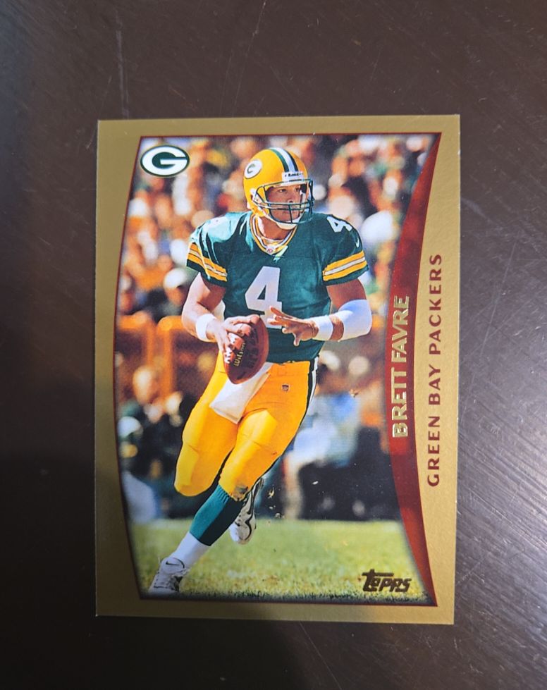 1998 Topps #100 Brett Favre — front