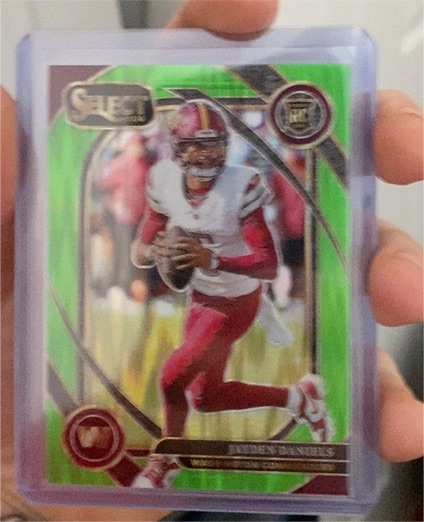 2024 Panini Select Club Level #217 Jayden Daniels — front