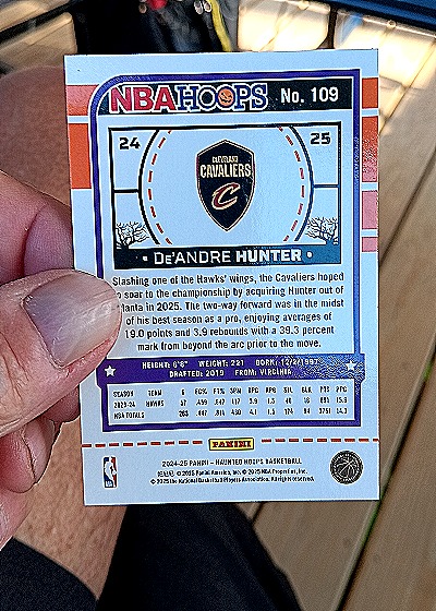 2024-25 Panini NBA Hoops #109 De'Andre Hunter — back