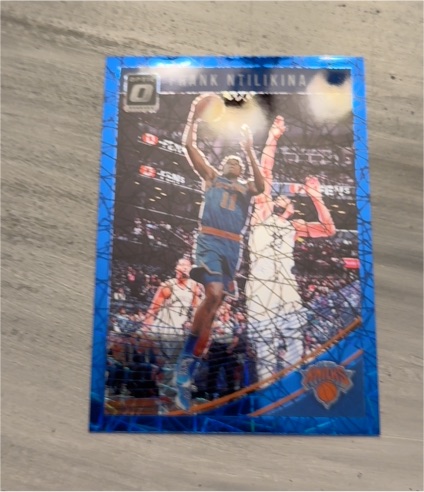 2018-19 Panini Donruss Optic Blue Velocity Prizm Frank Ntilikina — front