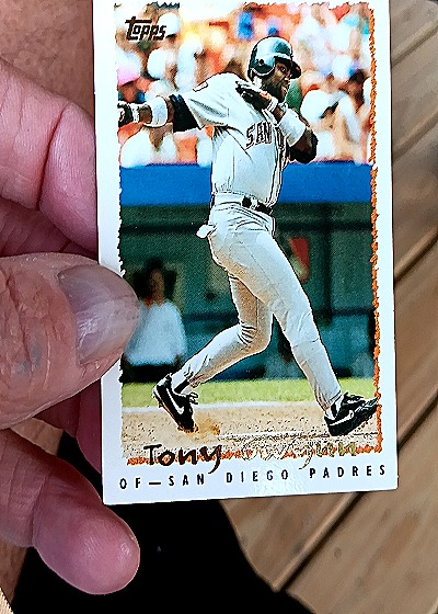 1995 Topps #431 Tony Gwynn — front