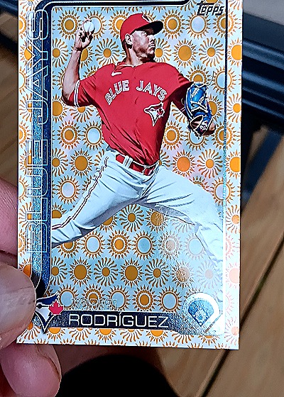 2025 Topps Series 2 #694 Yariel Rodriguez Holiday Sun Parallel — front