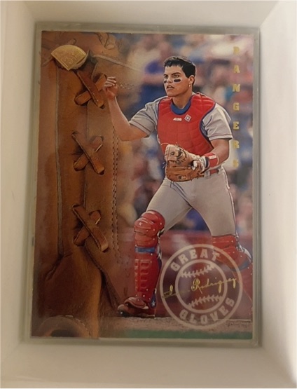 1995 Leaf Great Gloves #16 Ivan Rodriguez — front