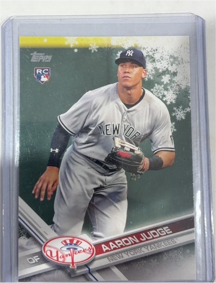 2017 Topps Holiday #99 Aaron Judge Rookie Card — front