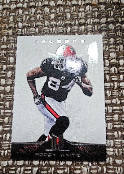 2012 Momentum #27 Roddy White — front