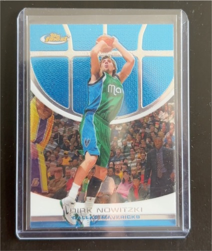 2005-06 Topps Finest #28 Dirk Nowitzki — front