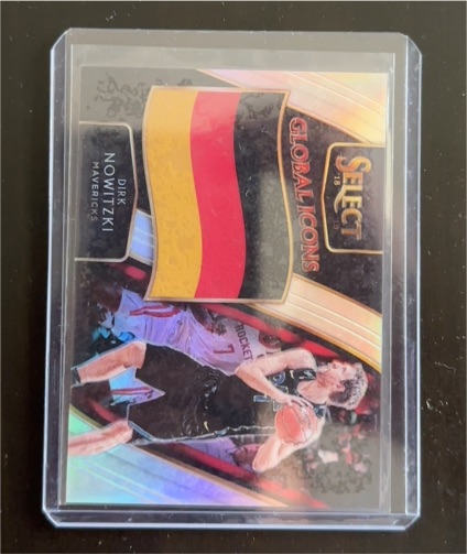 2018-19 Panini Select #15 Dirk Nowitzki Global Icons — front