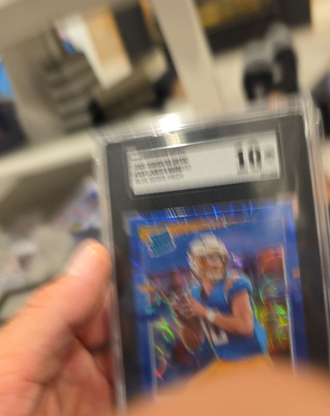 2022 Donruss Optic #10 Justin Herbert — front