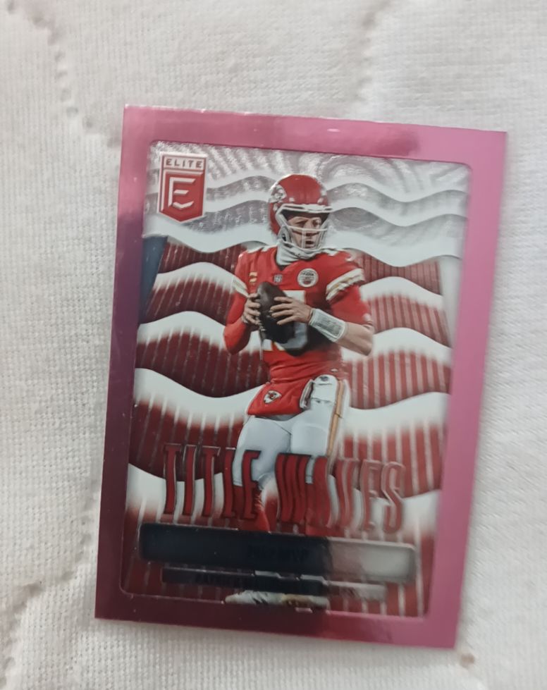 2023 Panini Donruss Elite #TW-3 Patrick Mahomes II Title Waves — front