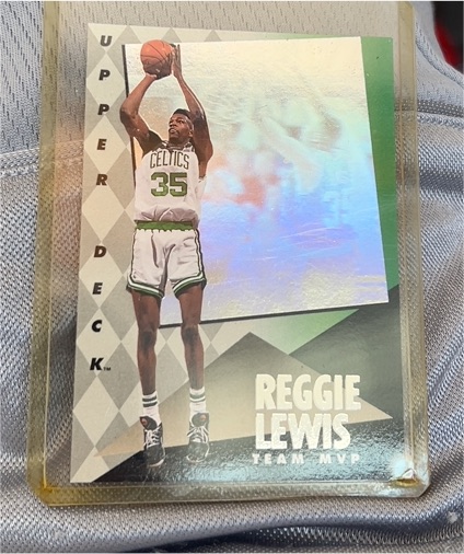 1992-93 Upper Deck MVP Holograms #2 Reggie Lewis — front