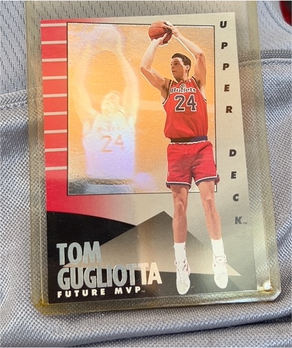 1992-93 Upper Deck MVP Holograms #30 Tom Gugliotta — front