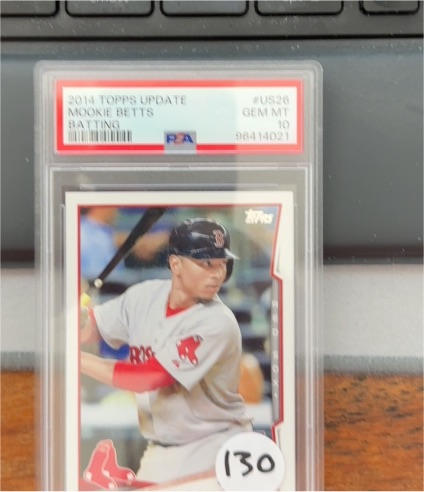 2014 Topps Update #US26 Mookie Betts Batting Rookie Card — front