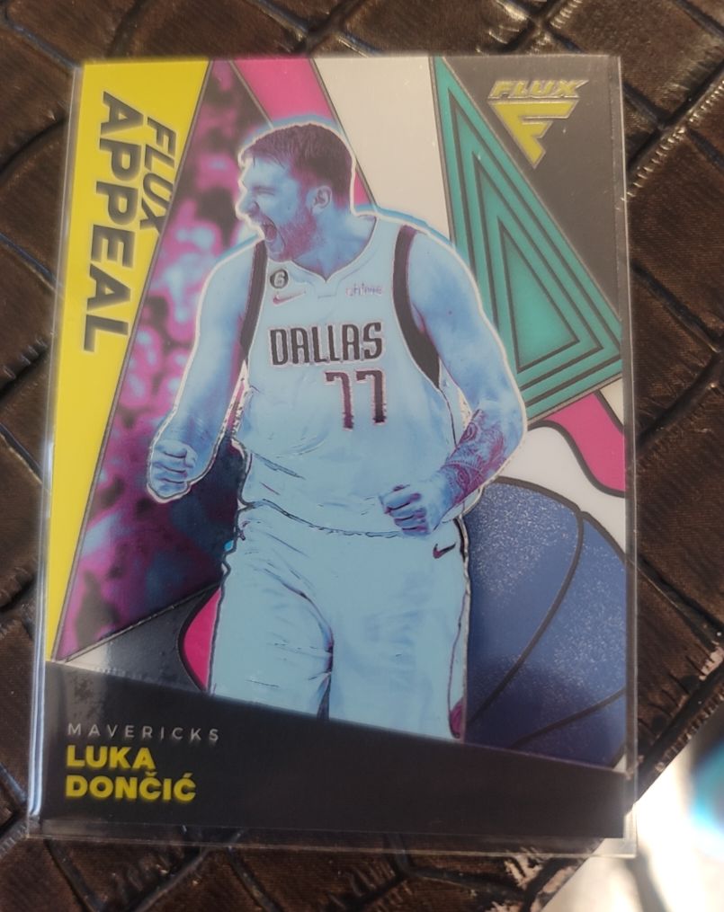 2022-23 Panini Flux #16 Luka Dončić Flux Appeal — front