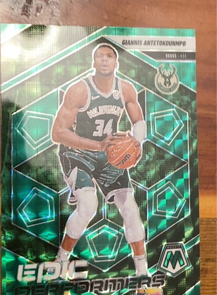 2024-25 Panini Mosaic Epic Performers #7 Giannis Antetokounmpo — front