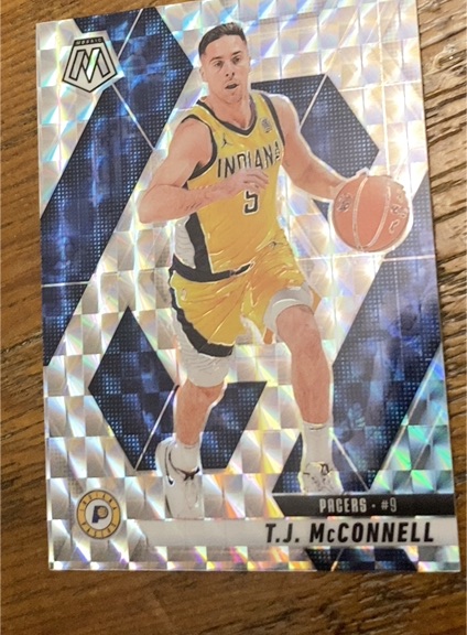 2024-25 Panini Mosaic #9 T.J. McConnell — front