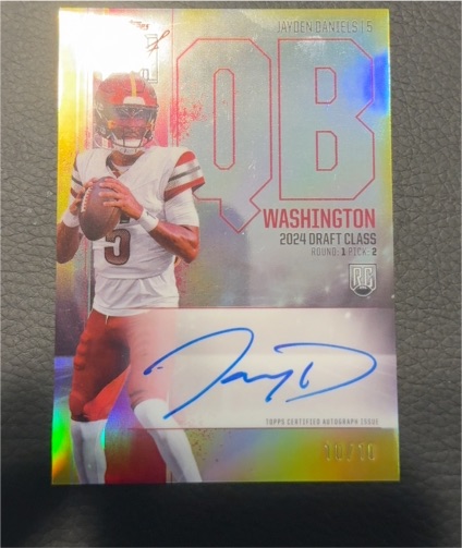 2024 Topps Signature Class #15 Jayden Daniels — front