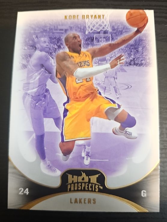 2008-09 Fleer Hot Prospects #24 Kobe Bryant — front