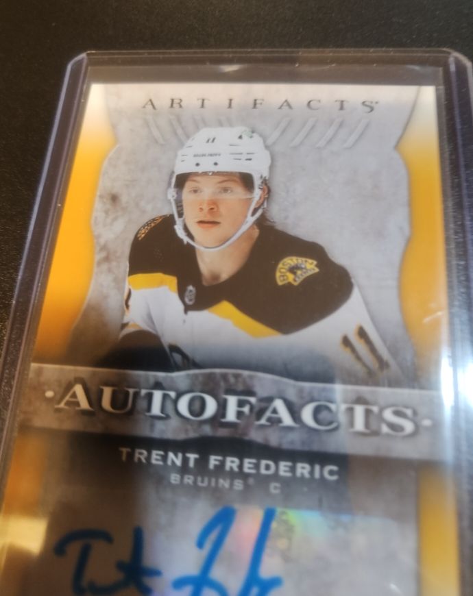 2021-22 Upper Deck Artifacts Autofacts #AF-TF Trent Frederic — front