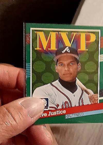 1990 Leaf MVP #402 Dave Justice — front