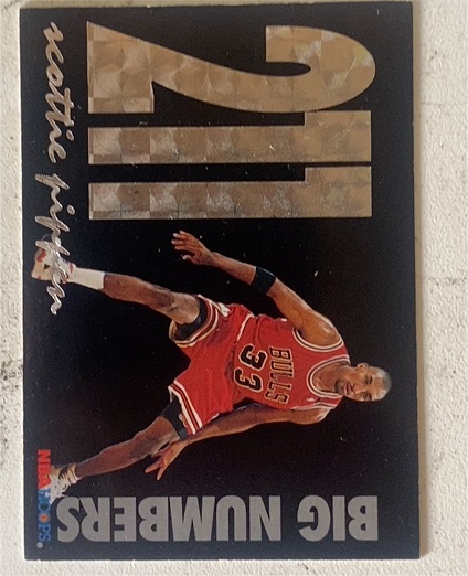 1994-95 Hoops Big Numbers #BN9 Scottie Pippen — front