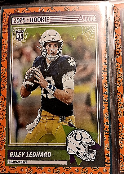 2025 Panini Score A Treat #9 Riley Leonard — front