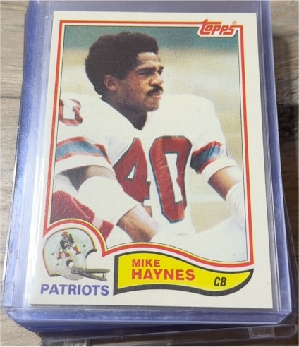 1982 Topps #153 Mike Haynes — front