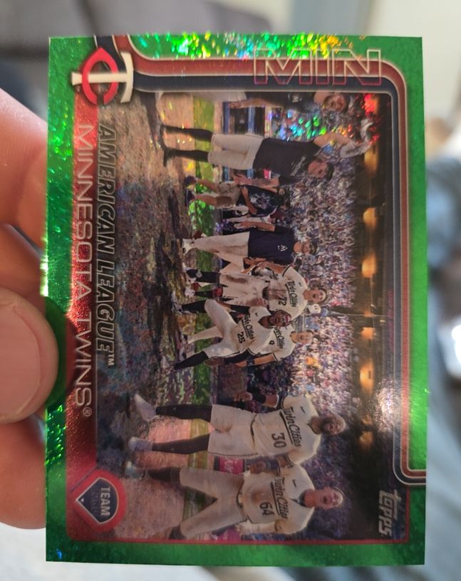 2025 Topps Series 2 #688 Minnesota Twins Team Card — front