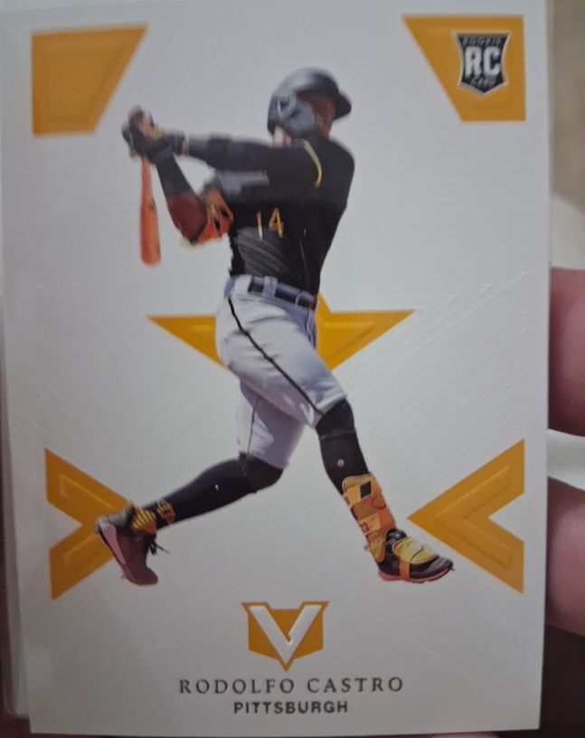 2022 Panini Chronicles Vertex #4 Rodolfo Castro — front