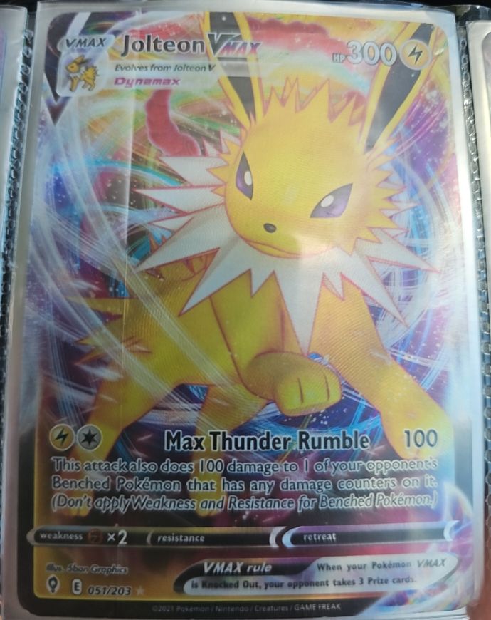 2021 Pokémon Sword & Shield Evolving Skies #051 Jolteon VMAX — front